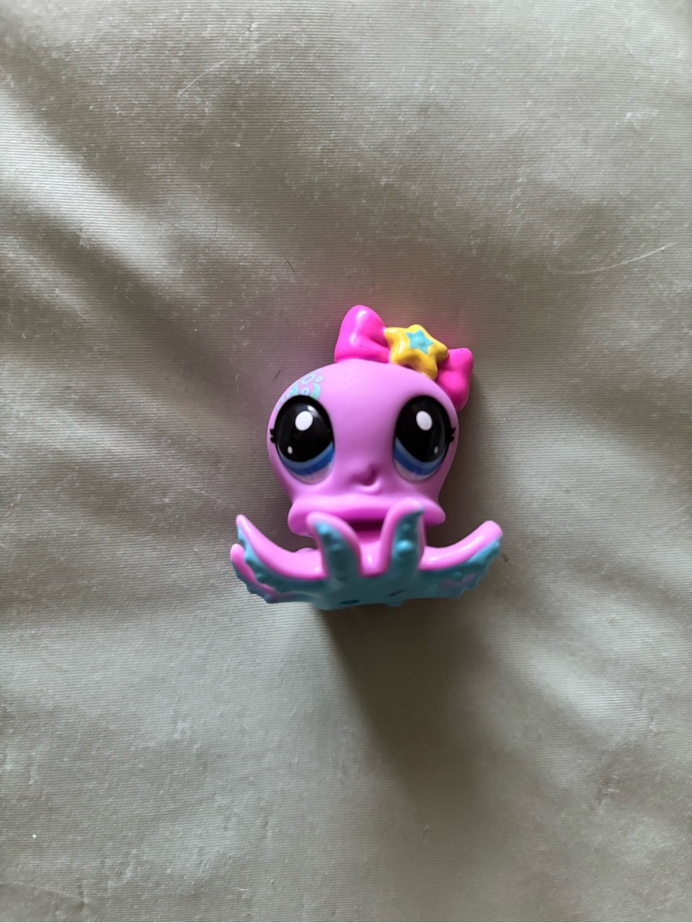 Littlest Pet Shop Pink Octopus Figure with Blue Base and Yellow Star Bow